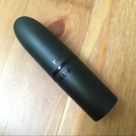 MAC Ruby Woo Matte Lipstick - Picture 4 of 6